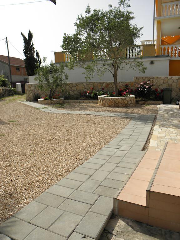 Apartments Babic Novalja Exterior photo